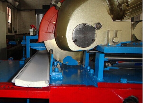Maszyna do formowania rolet o dużej szybkości z PU 0,27 mm-0,4 mm